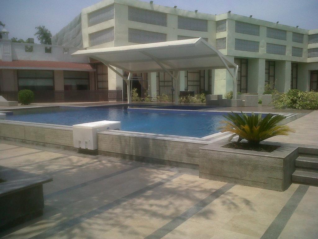 Hotel Clark Greens Delhi  Exterior photo